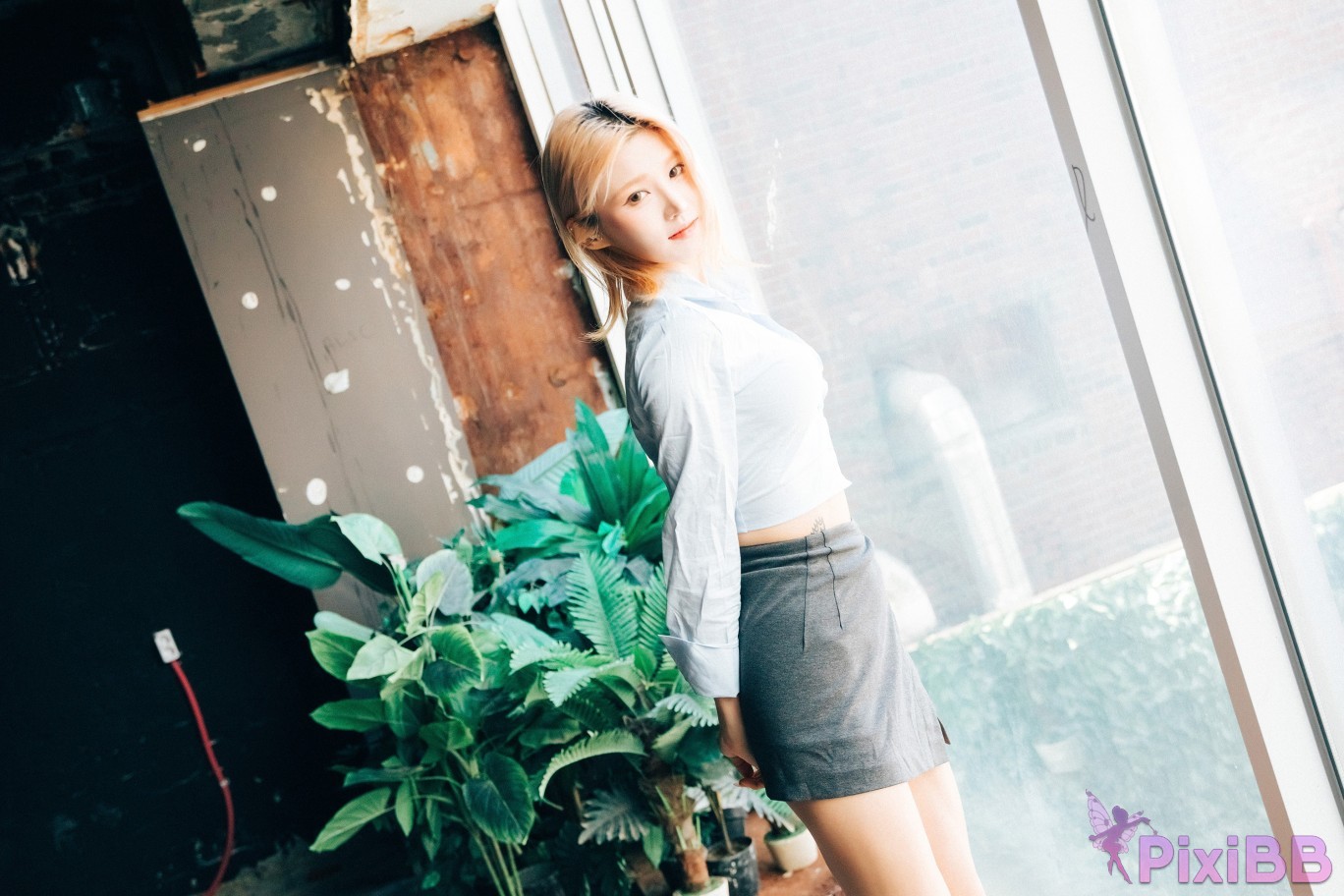 Loozy Taeri Enslave PixiBB.COM 001