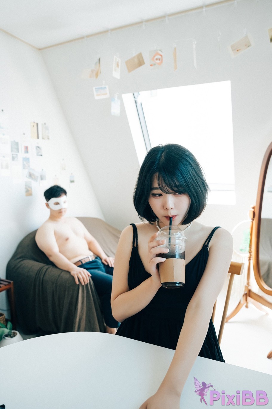 Loozy Zia With Delivery Man PixiBB.COM 091