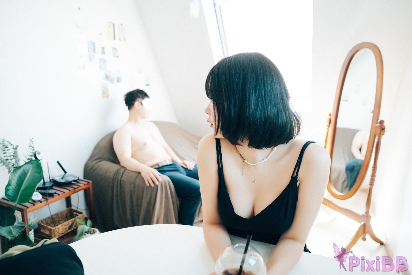 Loozy Zia With Delivery Man PixiBB.COM 092