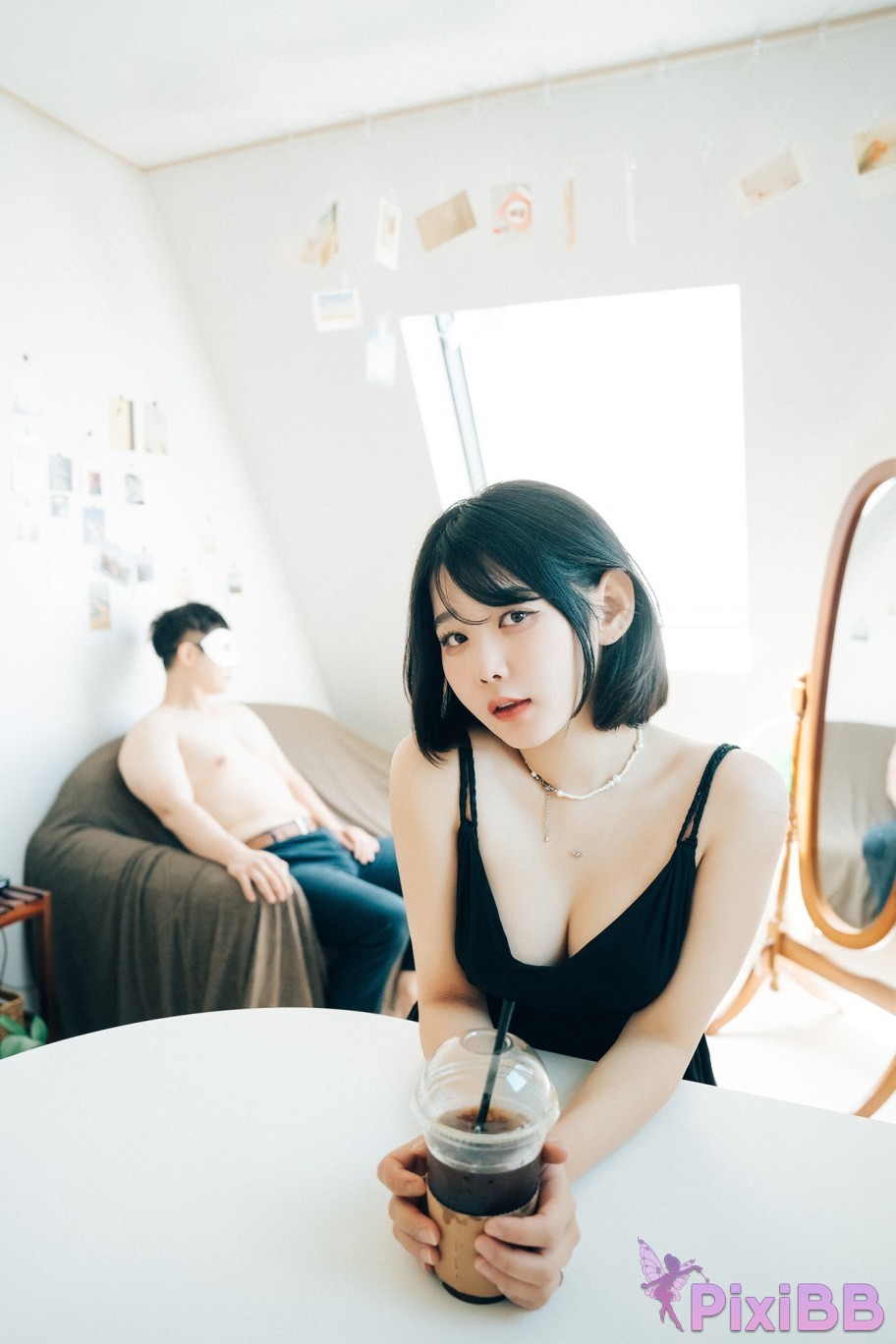 Loozy Zia With Delivery Man PixiBB.COM 095