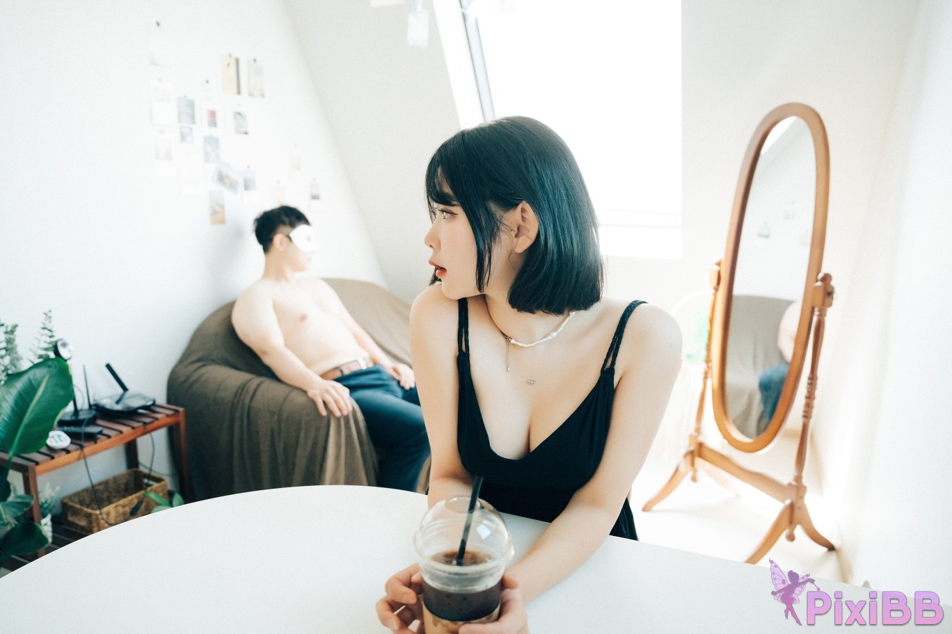 Loozy Zia With Delivery Man PixiBB.COM 096