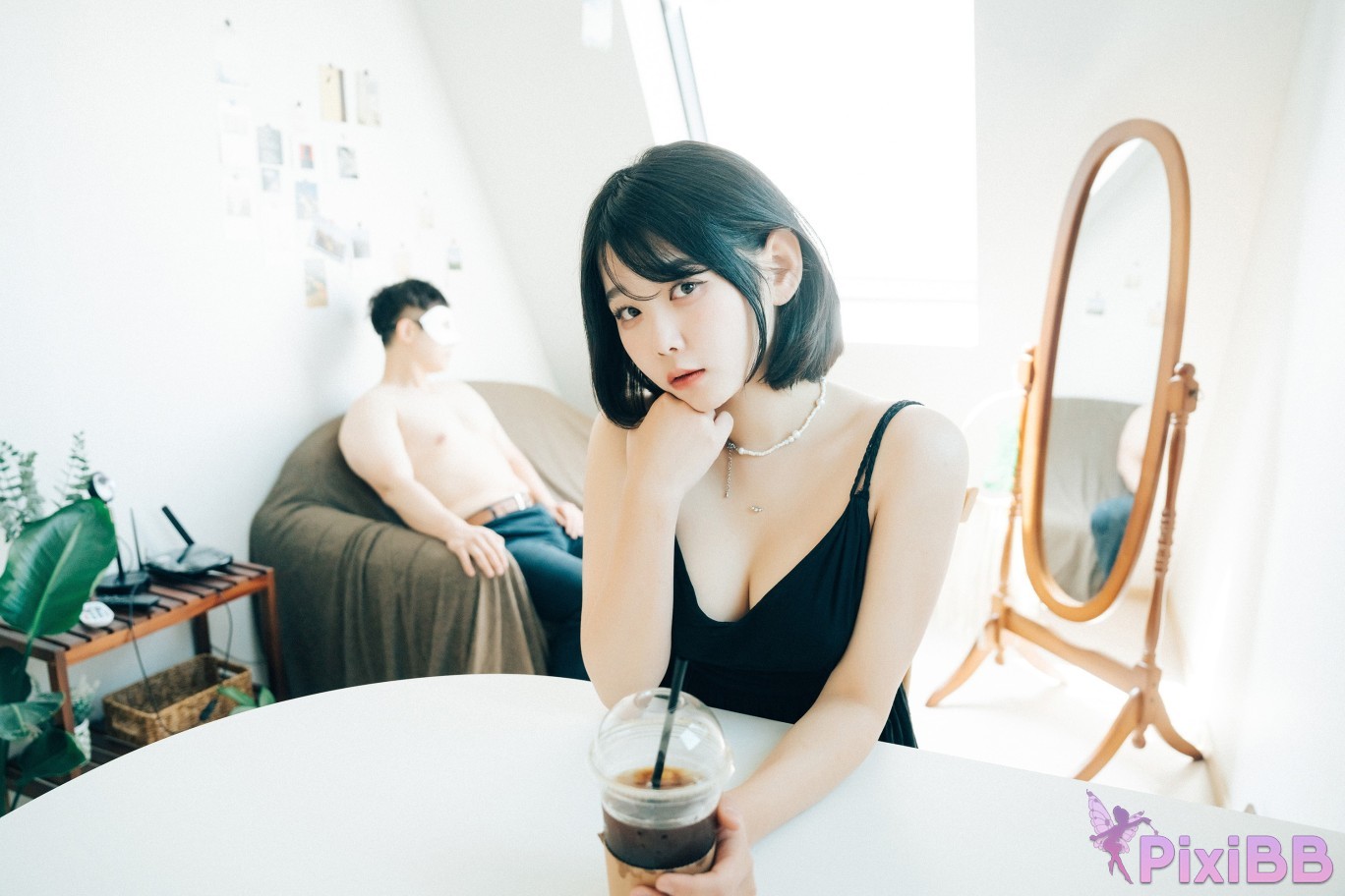 Loozy Zia With Delivery Man PixiBB.COM 097