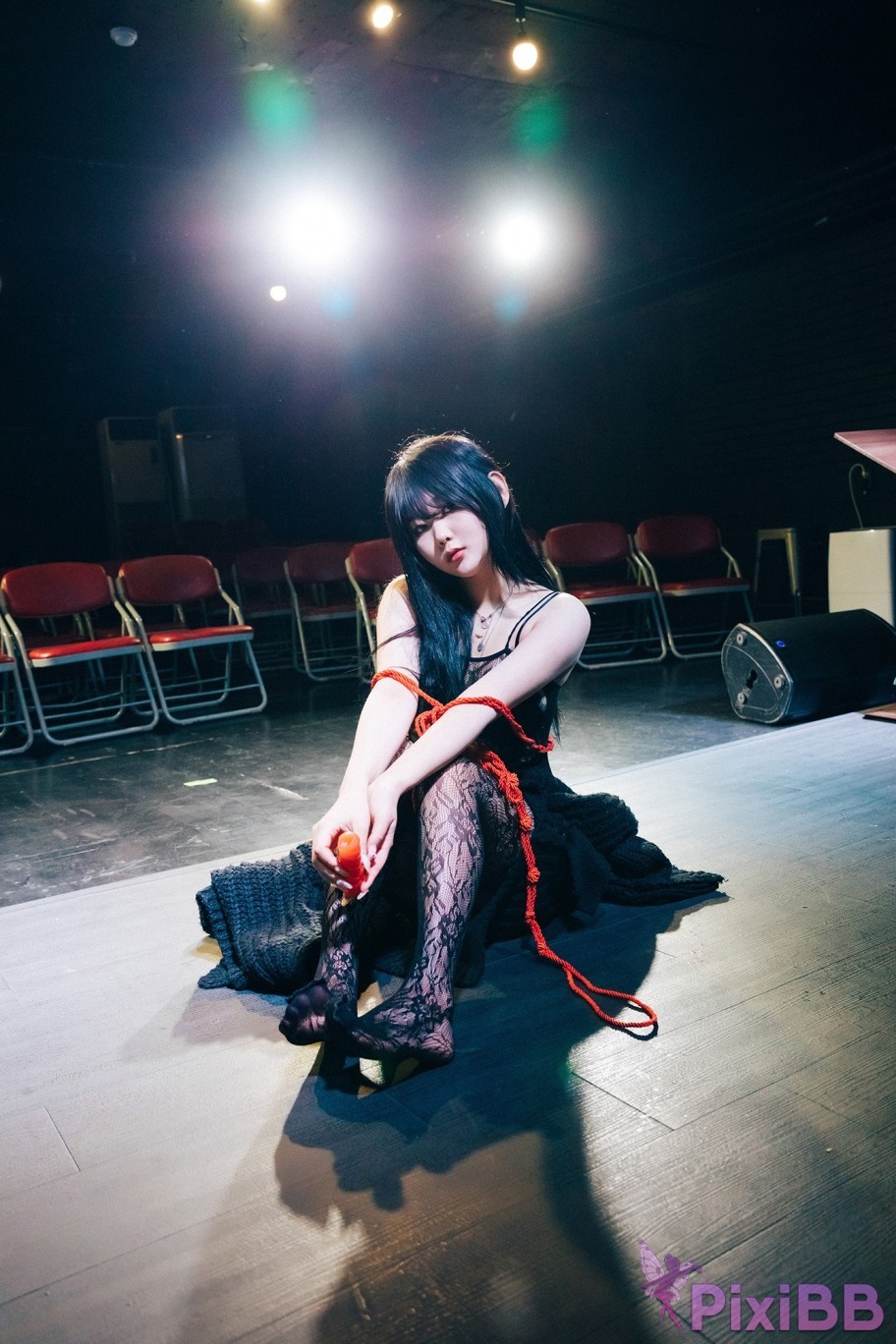 Loozy Zia SM Show PixiBB.COM 003