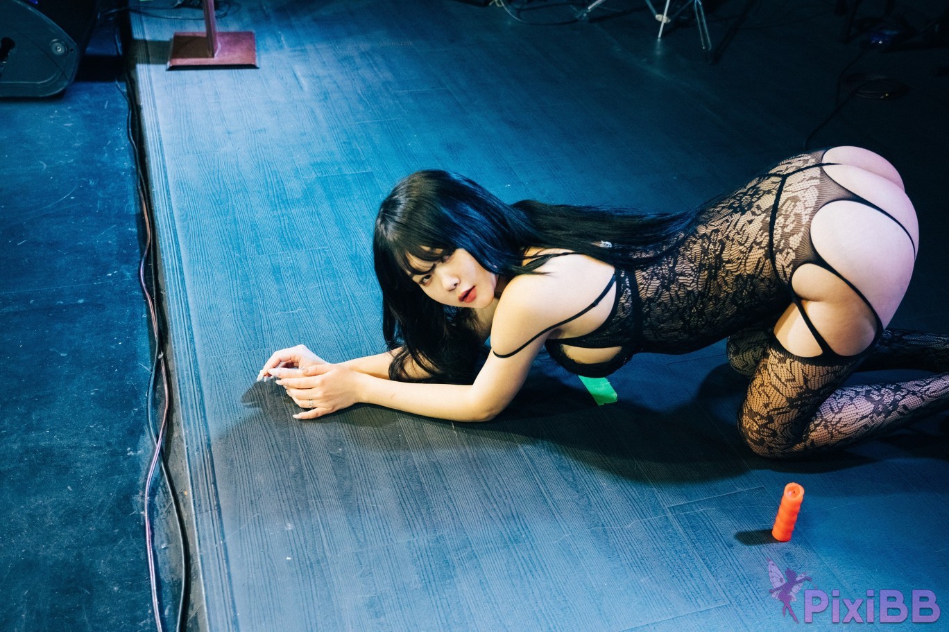 Loozy Zia SM Show PixiBB.COM 024