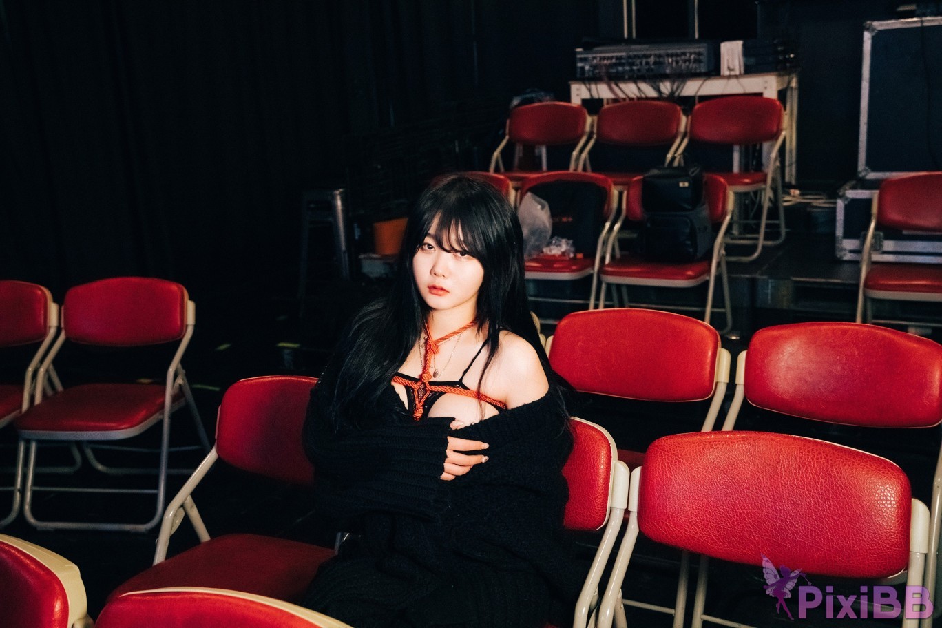 Loozy Zia SM Show PixiBB.COM 043