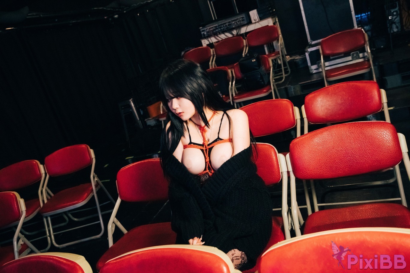 Loozy Zia SM Show PixiBB.COM 044