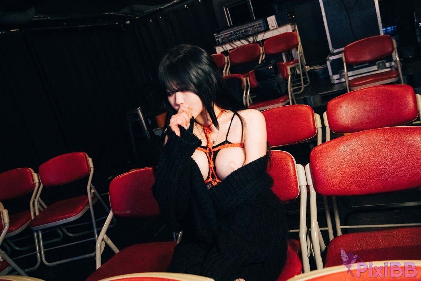 Loozy Zia SM Show PixiBB.COM 045