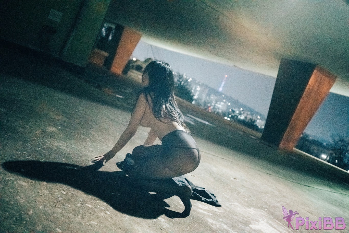 Loozy Zia XXX At Night Road PixiBB.COM 117