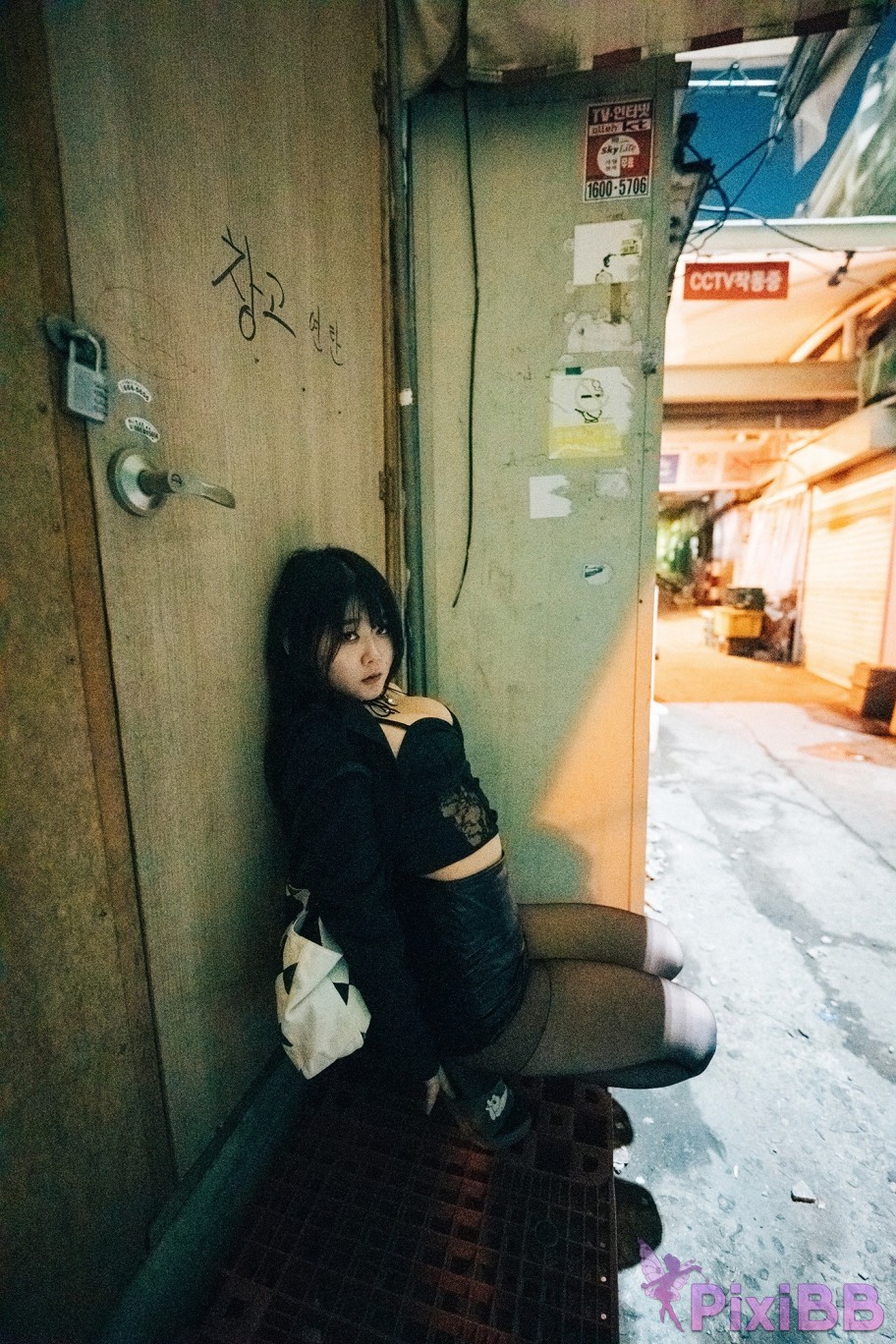 Loozy Zia XXX At Night Road PixiBB.COM 153