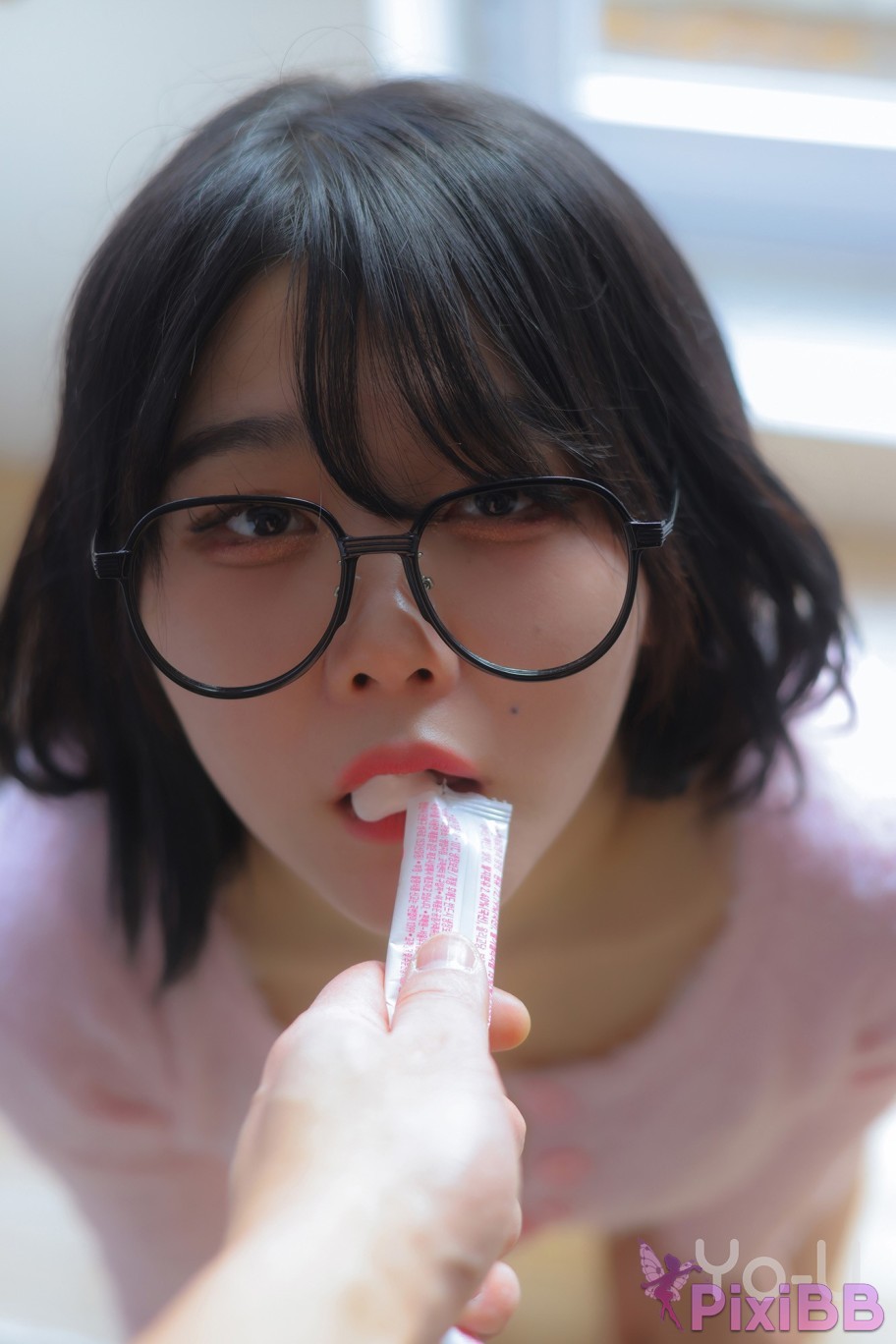 Yo U Zia Vol.7 Year end PixiBB.COM 014