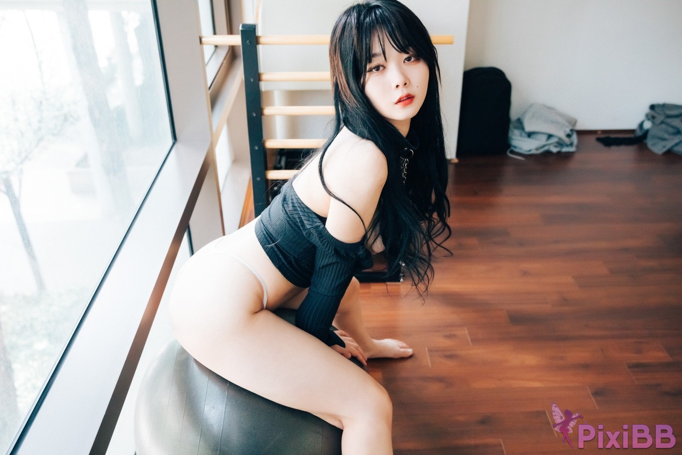 Loozy Zia Pilates Instructor Full.Ver PixiBB.COM 045