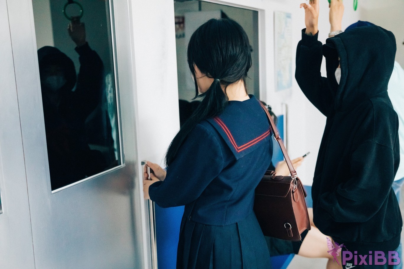 Loozy Zia Subway Full.Ver PixiBB.COM 009