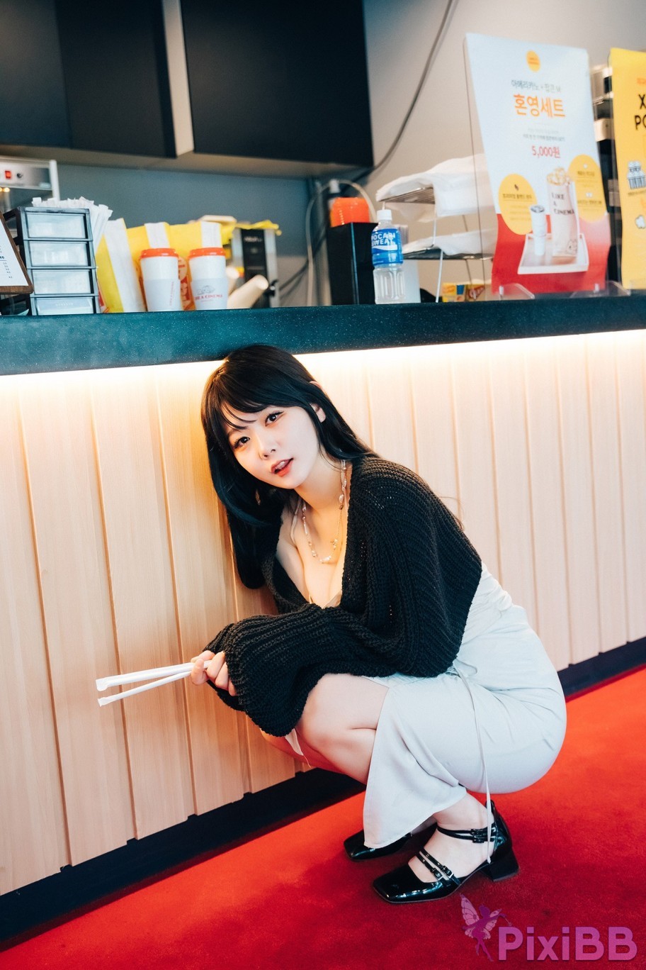 Loozy Zia XXX in The Theater PixiBB.COM 010