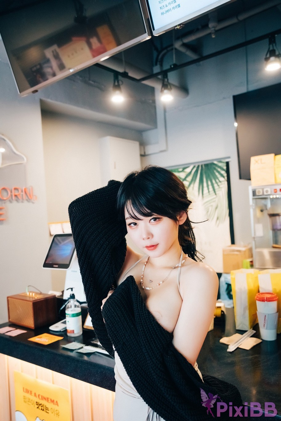 Loozy Zia XXX in The Theater PixiBB.COM 018