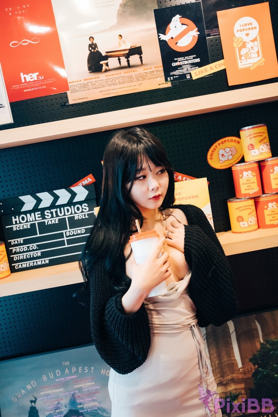 Loozy Zia XXX in The Theater PixiBB.COM 025