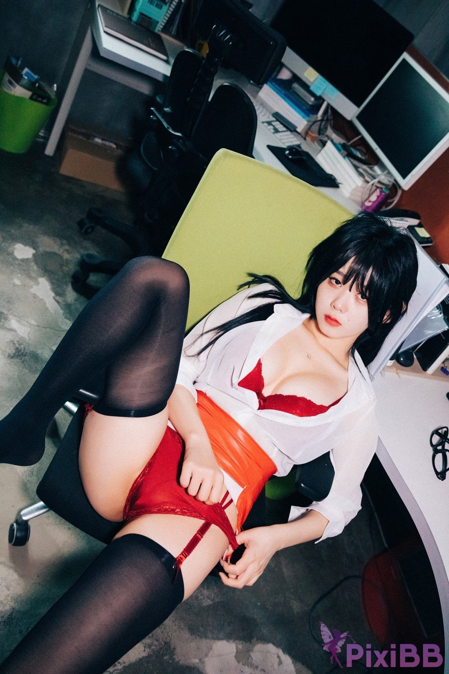 Loozy Zia Office slave PixiBB.COM 101