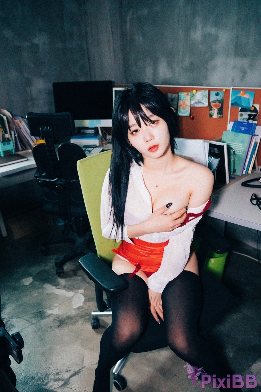 Loozy Zia Office slave PixiBB.COM 117