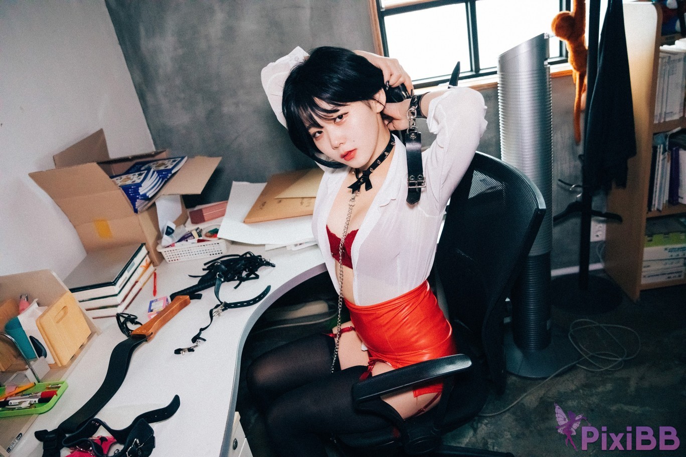 Loozy Zia Office slave PixiBB.COM 189