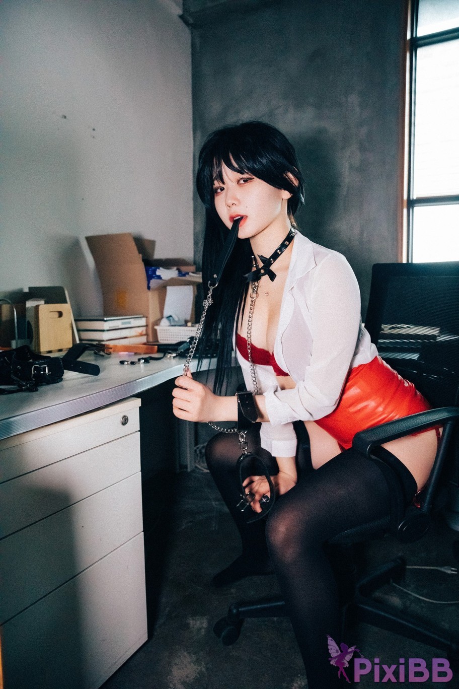 Loozy Zia Office slave PixiBB.COM 193
