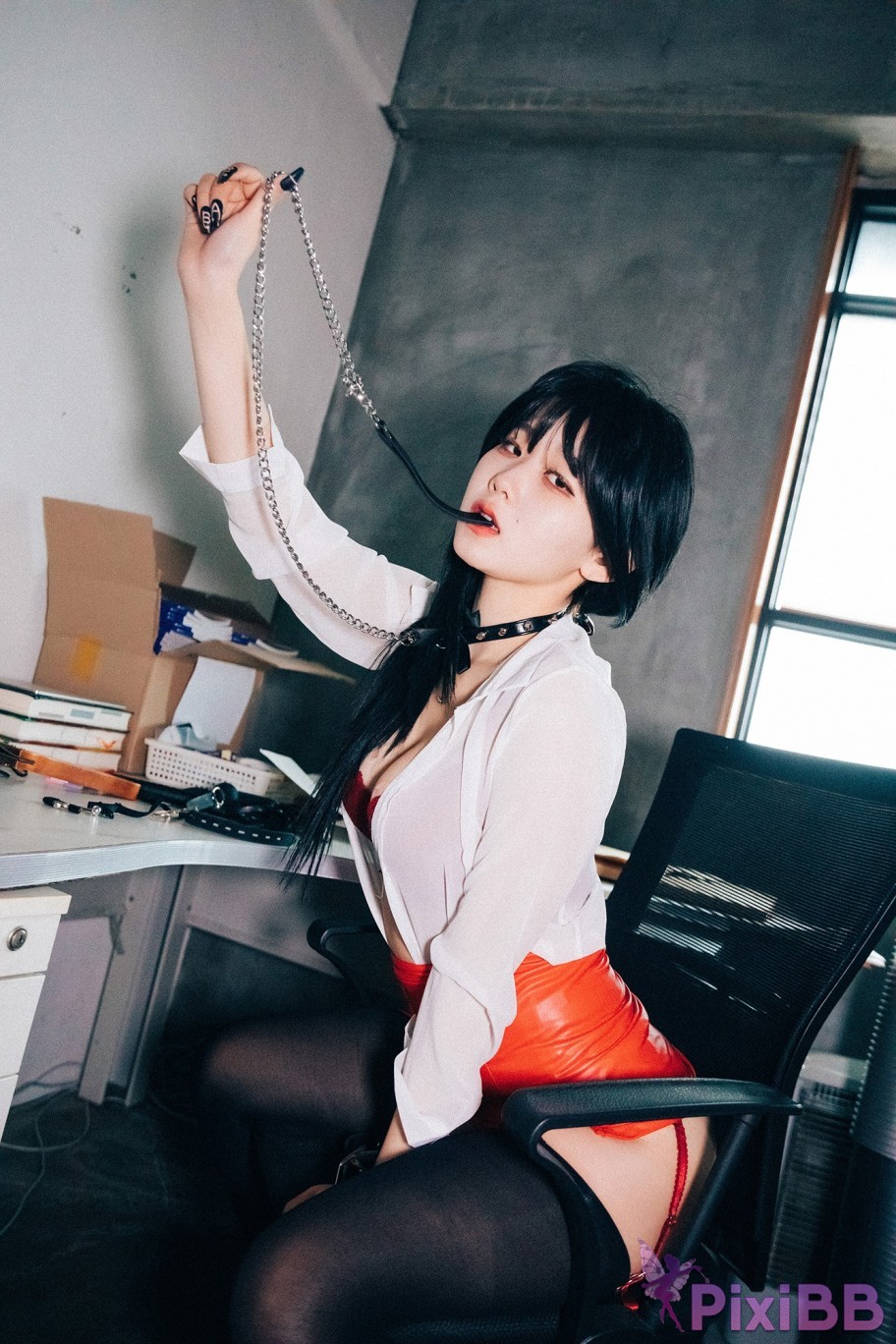 Loozy Zia Office slave PixiBB.COM 195