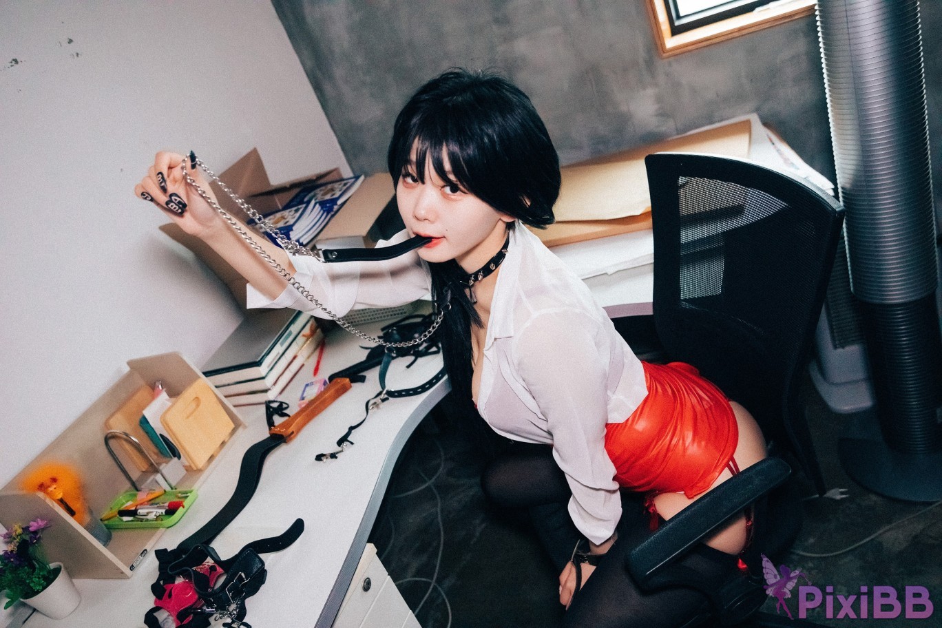 Loozy Zia Office slave PixiBB.COM 196