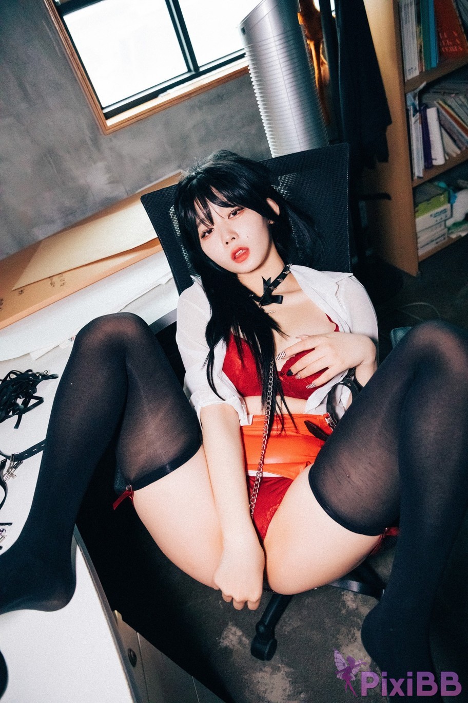 Loozy Zia Office slave PixiBB.COM 199