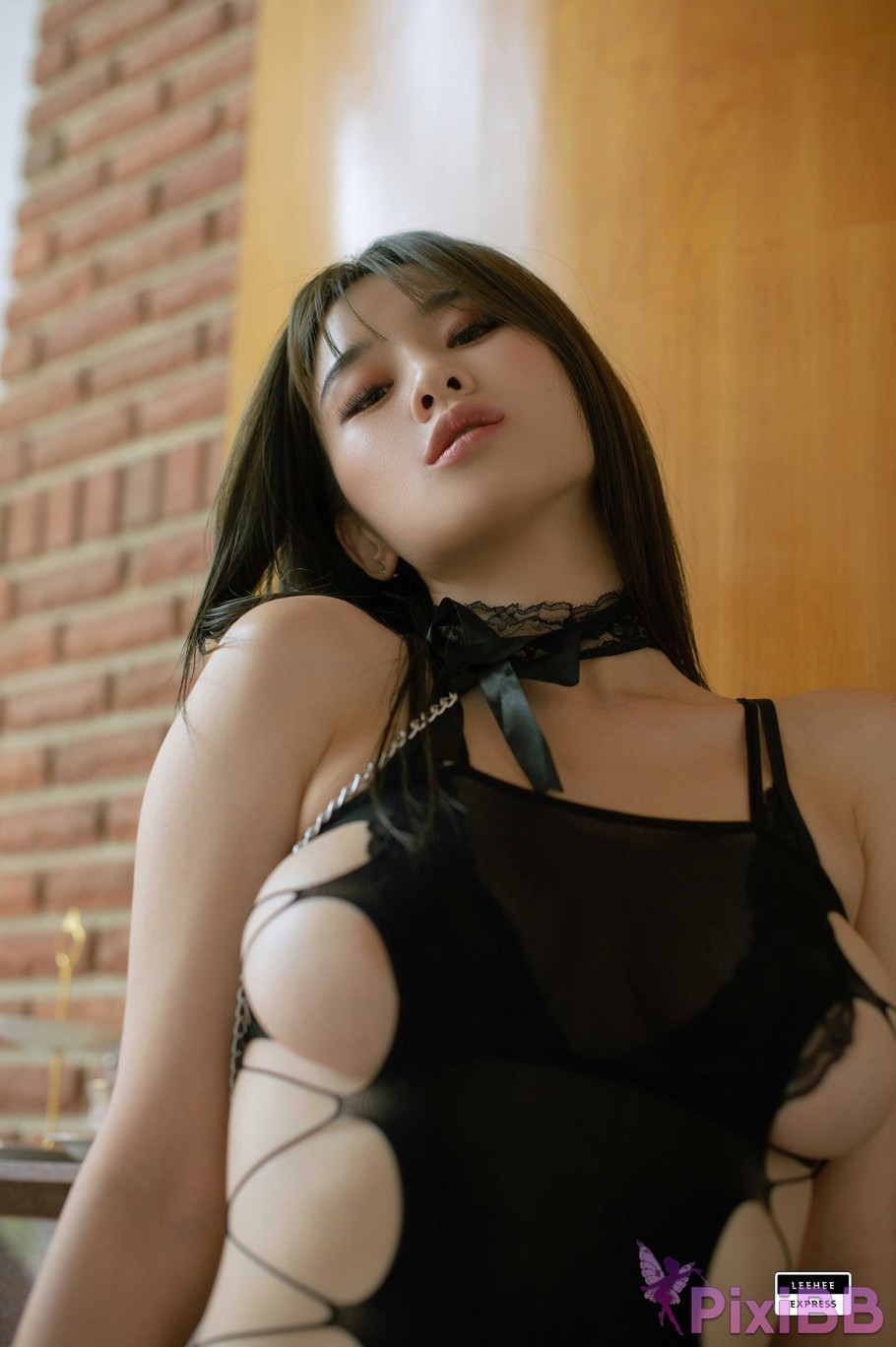 LE LEDG 055A Woo PixiBB.COM 002