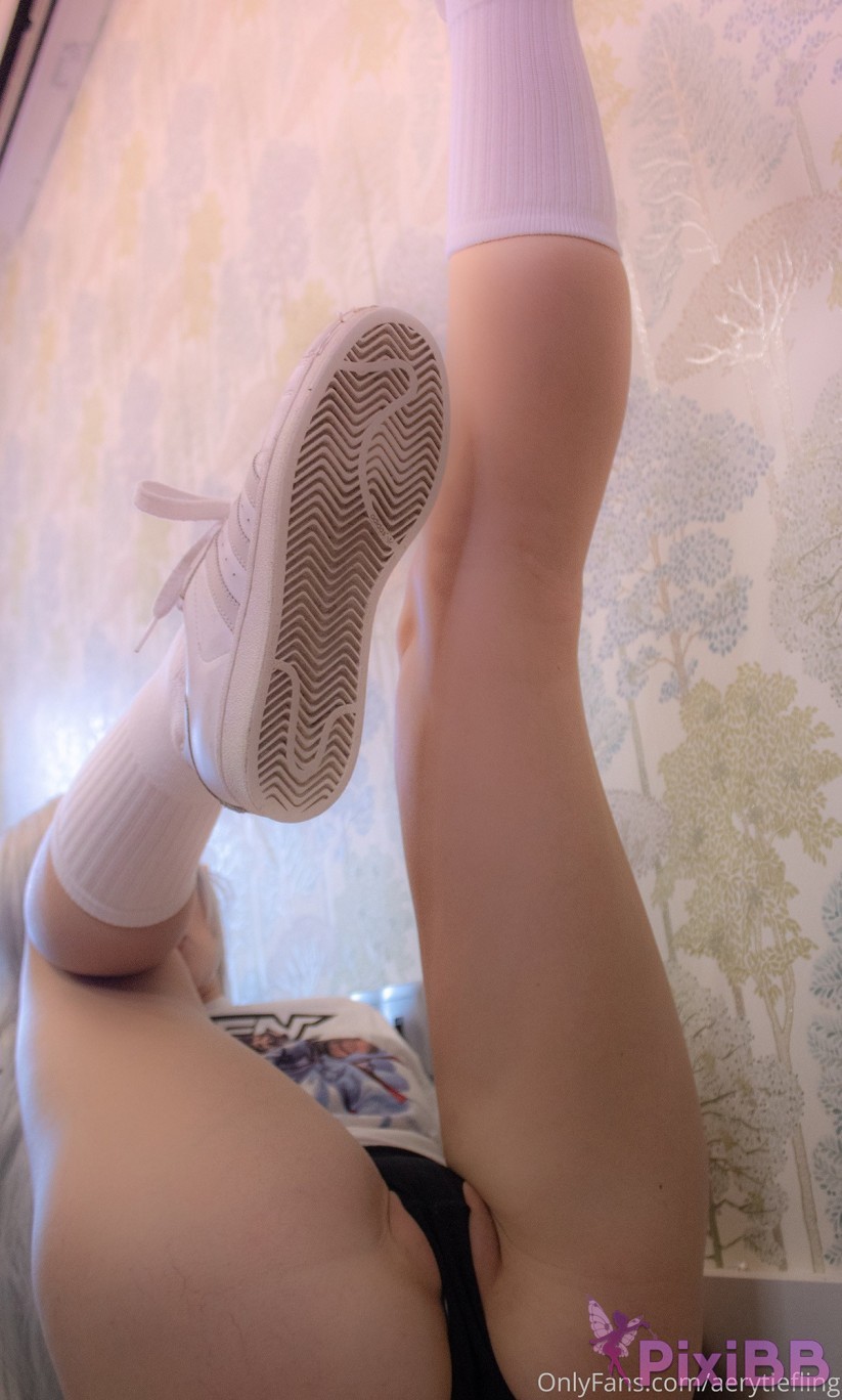 Aery Tiefling Emilia Exercise Girl RE Zero PixiBB.COM 009