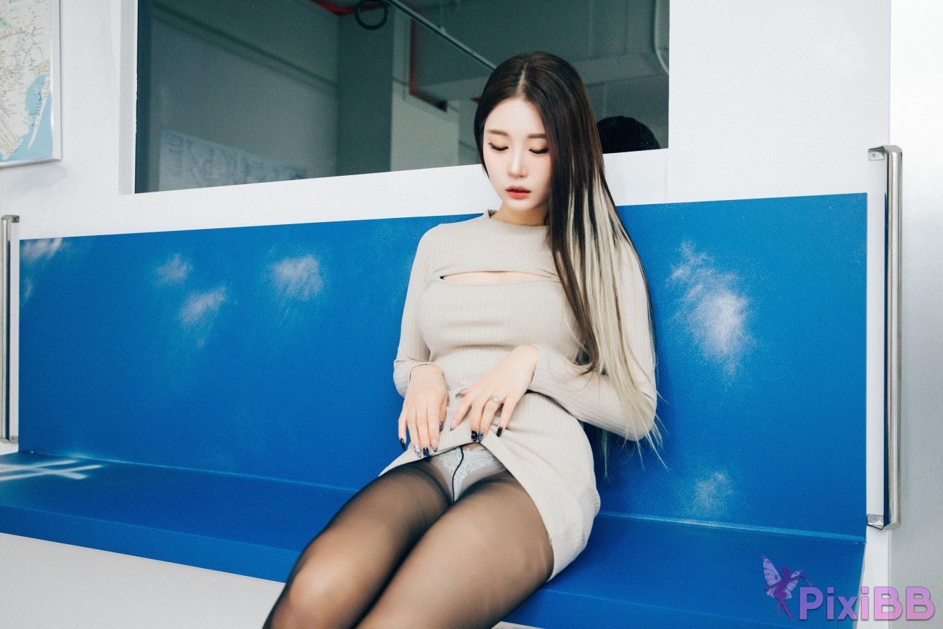 Loozy Bomi Bondage Subway PixiBB.COM 005