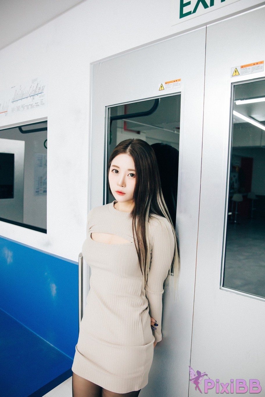 Loozy Bomi Bondage Subway PixiBB.COM 017