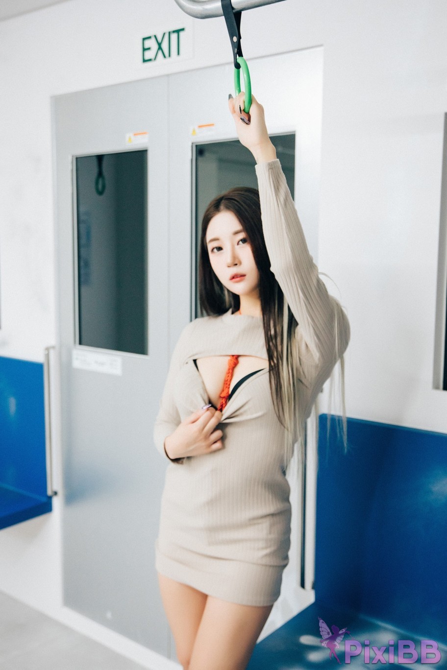 Loozy Bomi Bondage Subway PixiBB.COM 093