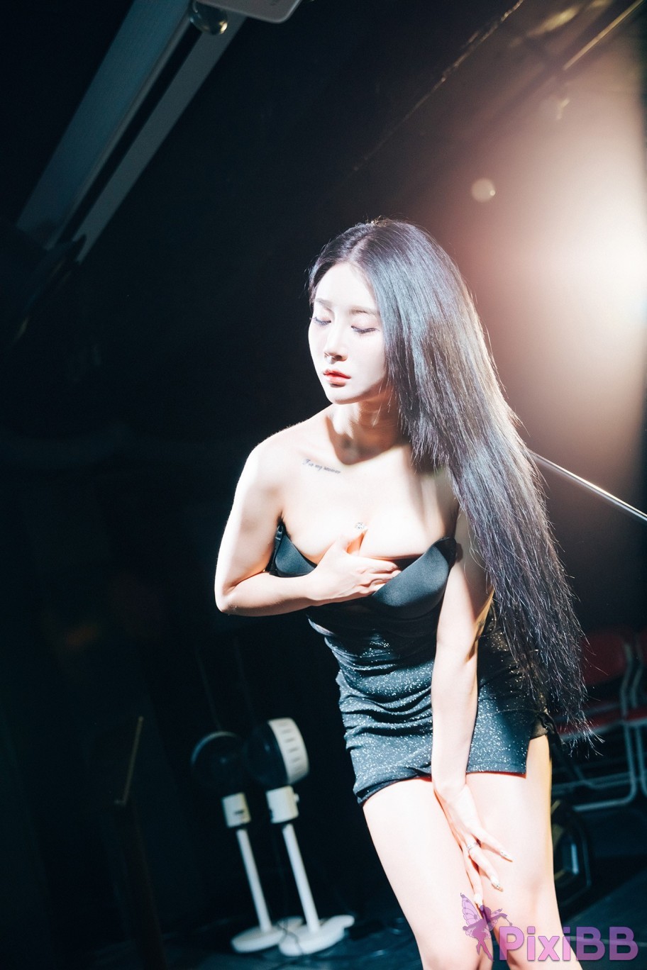 Loozy Bomi Covert Stage PixiBB.COM 018