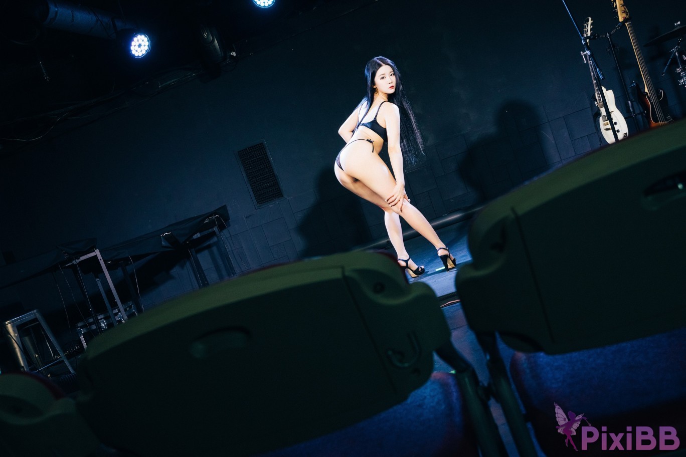 Loozy Bomi Covert Stage PixiBB.COM 070