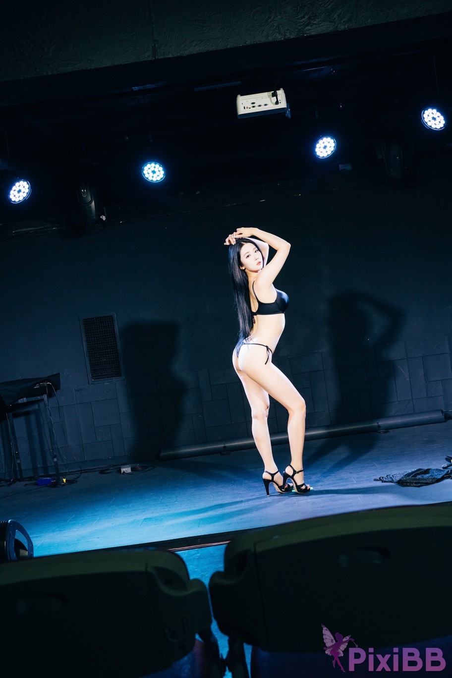 Loozy Bomi Covert Stage PixiBB.COM 071