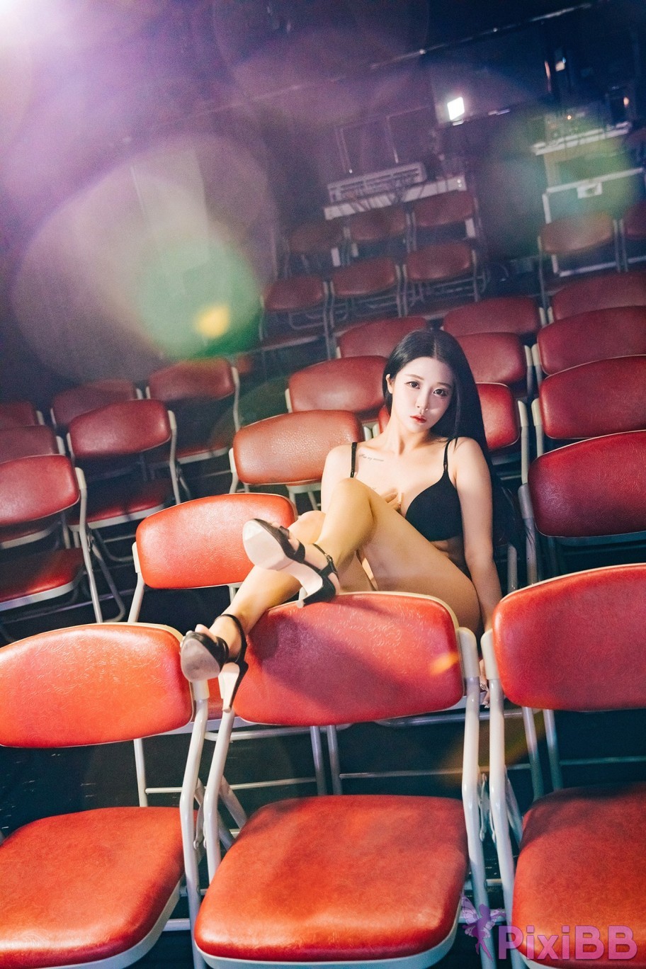 Loozy Bomi Covert Stage PixiBB.COM 088