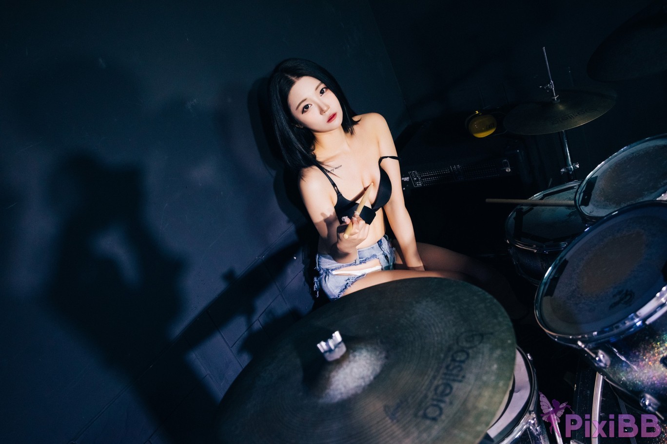 Loozy Bomi Covert Stage PixiBB.COM 119