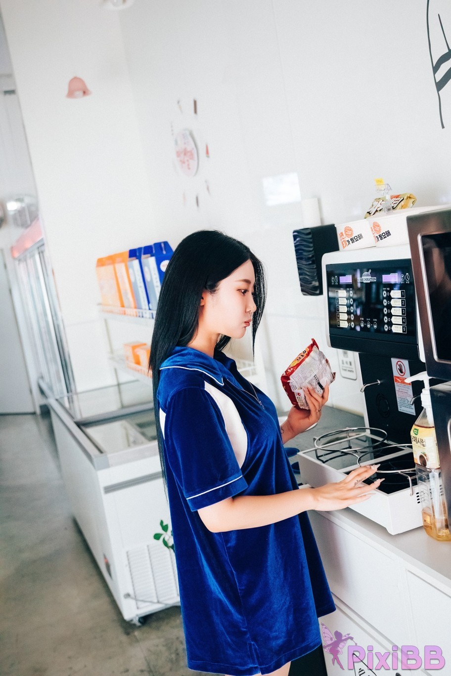 Loozy Bomi Part Timer PixiBB.COM 057