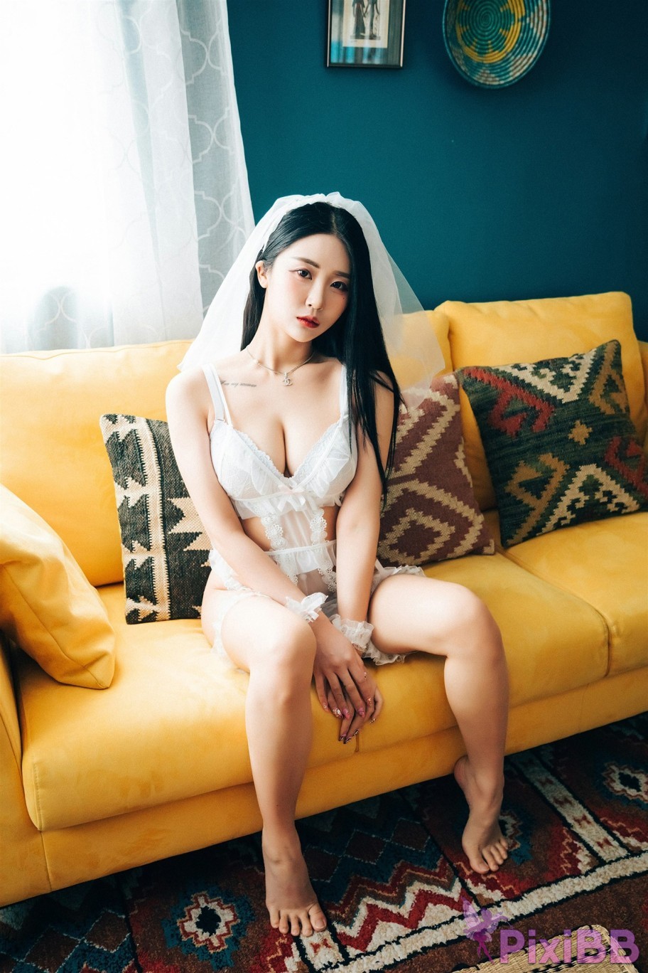 Loozy Bomi Holiday PixiBB.COM 002