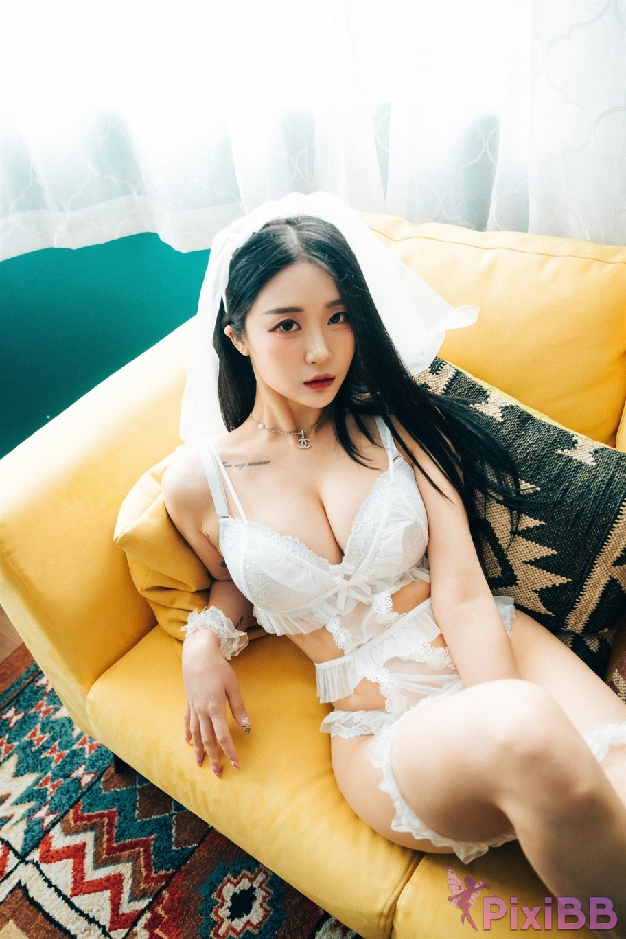 Loozy Bomi Holiday PixiBB.COM 028