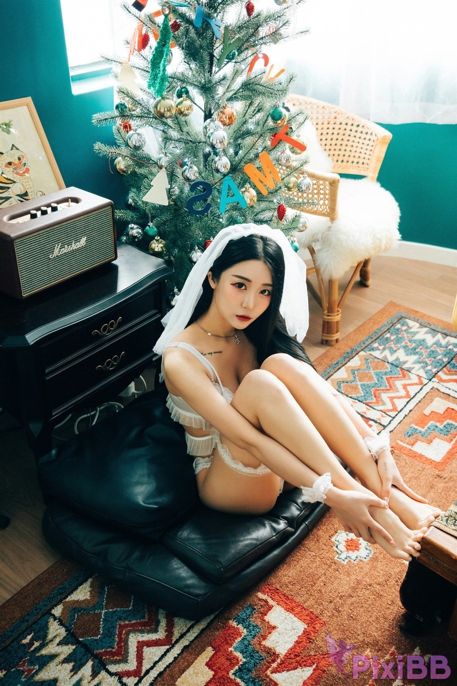 Loozy Bomi Holiday PixiBB.COM 043