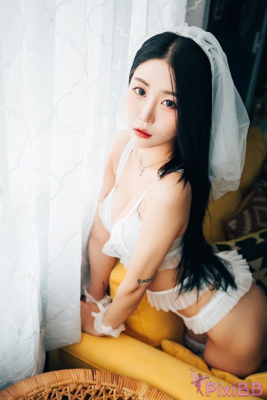 Loozy Bomi Holiday PixiBB.COM 062