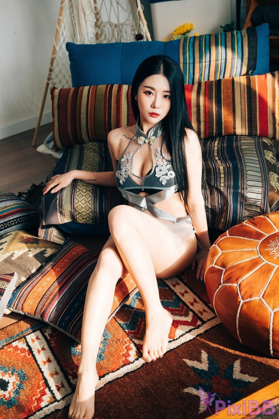 Loozy Bomi Holiday PixiBB.COM 066