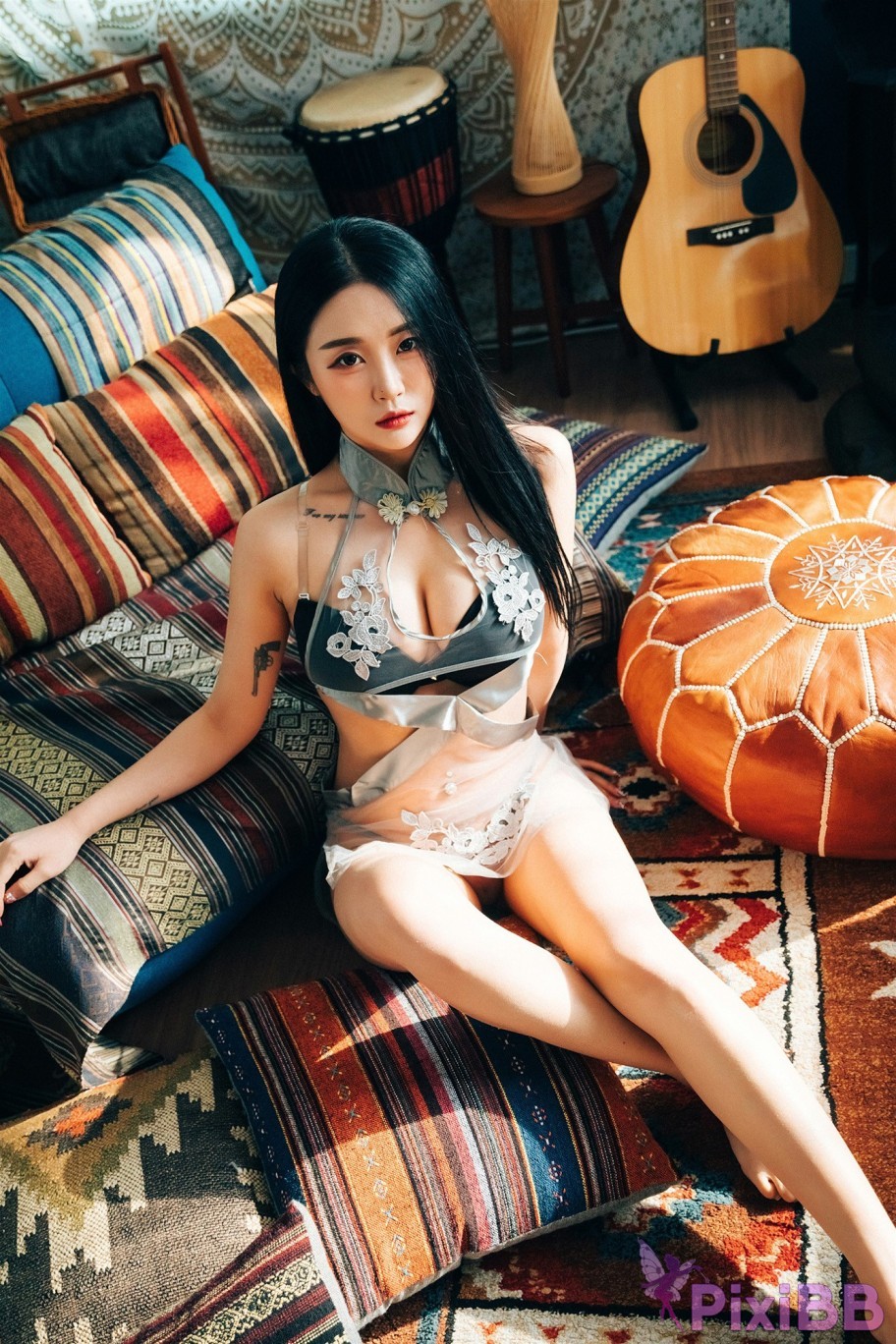 Loozy Bomi Holiday PixiBB.COM 067