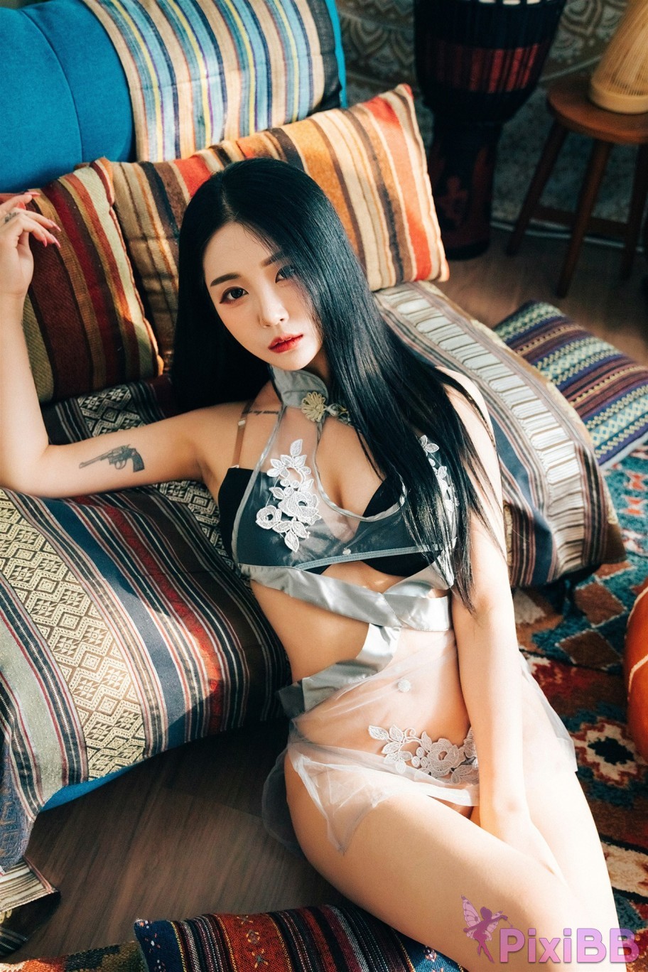 Loozy Bomi Holiday PixiBB.COM 071