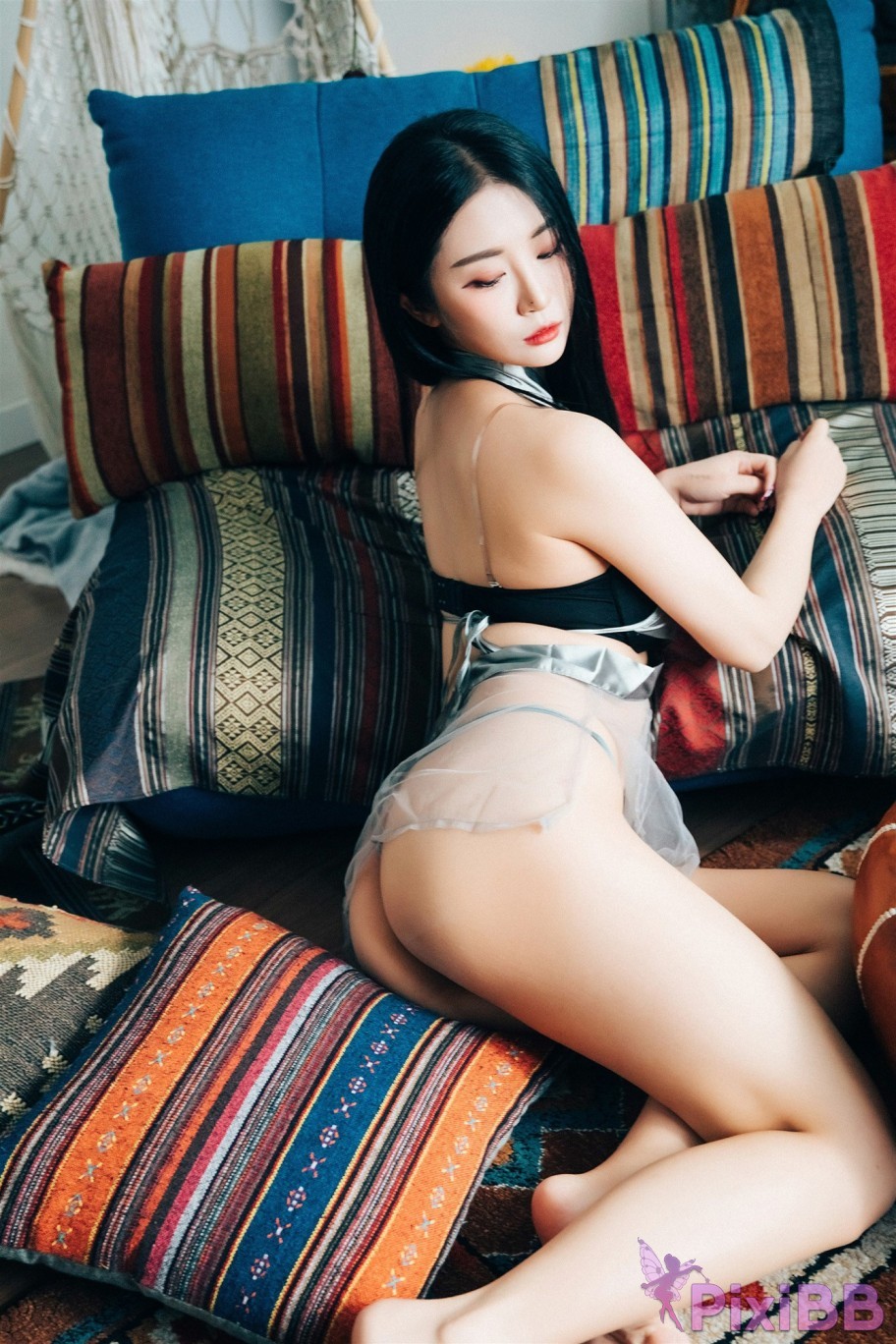 Loozy Bomi Holiday PixiBB.COM 074