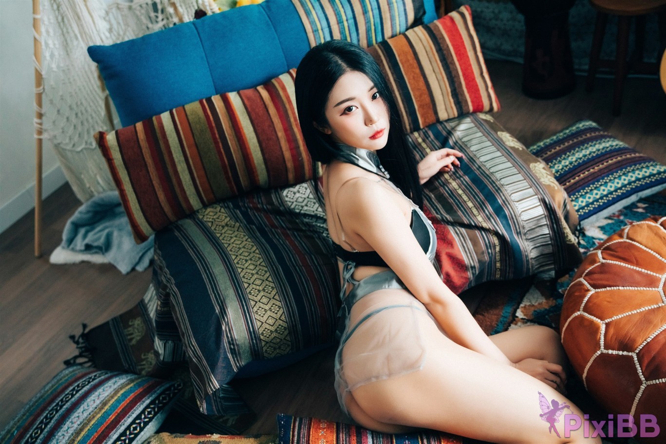 Loozy Bomi Holiday PixiBB.COM 075